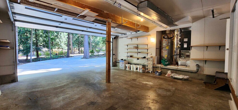 Building Photo - 2417 Sahalee Dr W