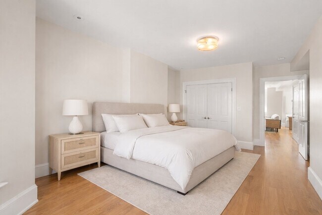 Building Photo - 131 Pembroke St