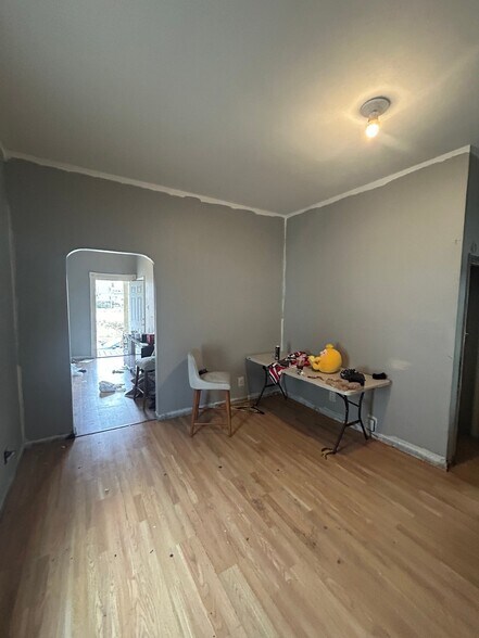 Building Photo - 4935 Alcott Ave