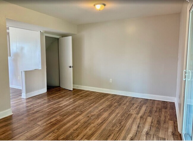 Building Photo - 4740 Vancouver Rd