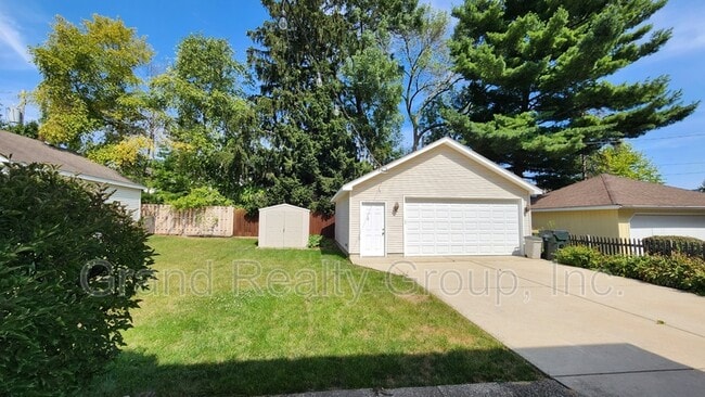 Building Photo - 730 E Lincoln Ave