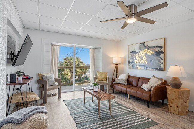 Building Photo - 334 Bluefish Dr