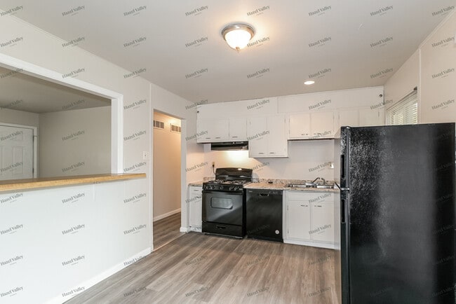 Building Photo - 5130 Auriesville Ln