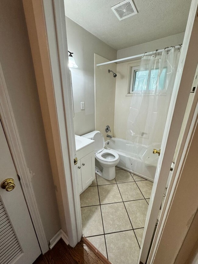 Building Photo - Single Family Home in the heart of Fern Creek