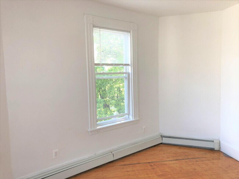 Building Photo - 56 Portsmouth St