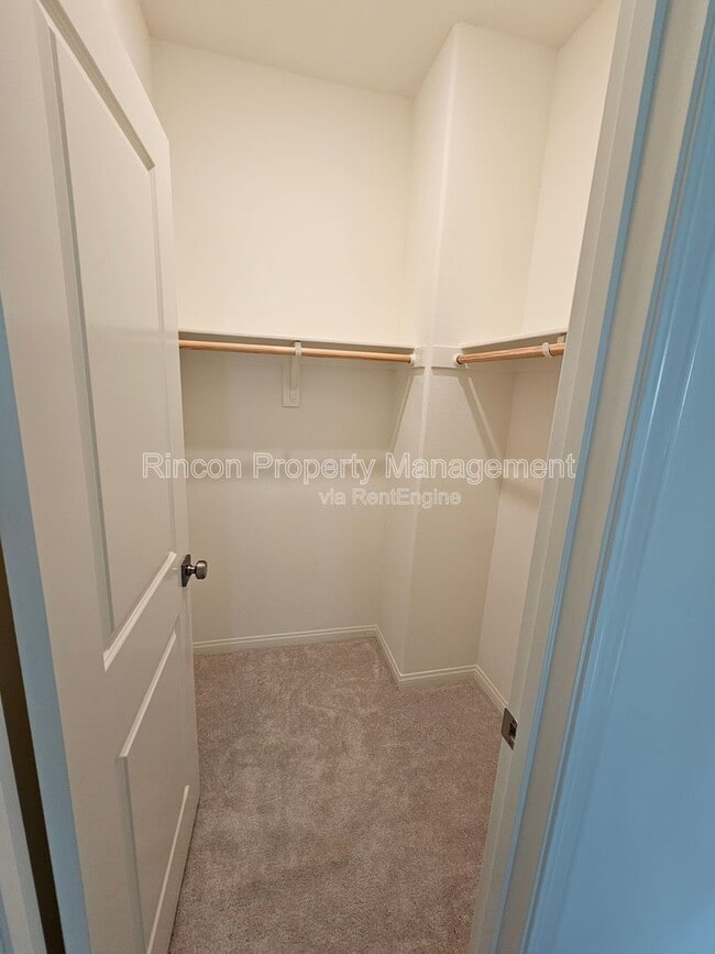 Building Photo - 431 Limoneira Ln