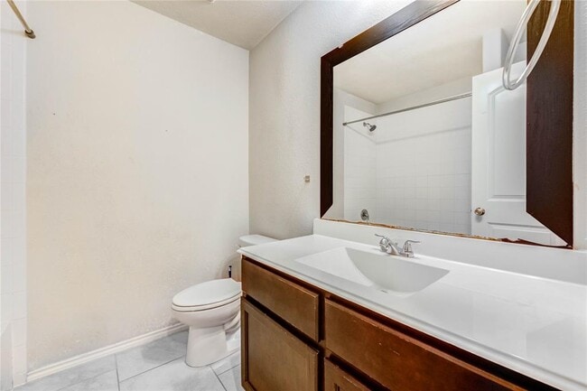 Building Photo - 23815 Rivage Ridge Dr
