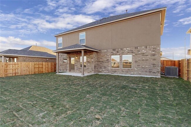Building Photo - 17212 Crowndale Dr