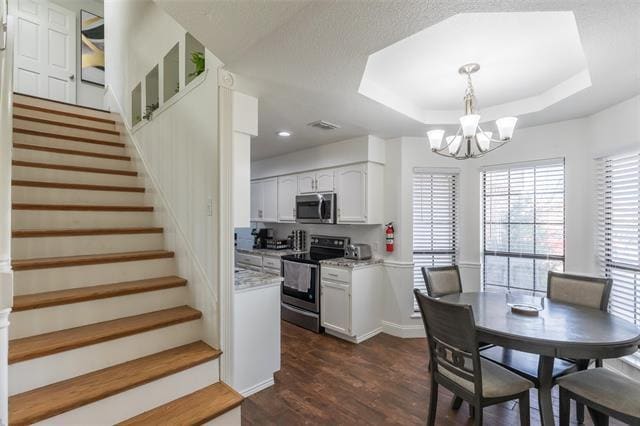 Building Photo - 8073 Bonnie Cir