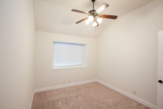 Building Photo - 517 Kelvington Dr