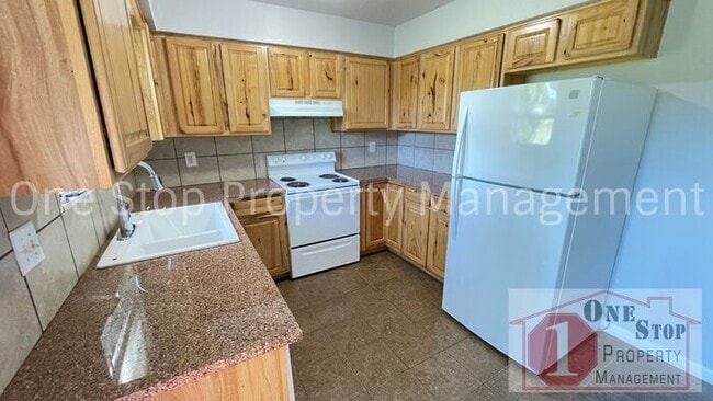 Building Photo - Charming 3-bedroom, 1-bathroom in Independ...