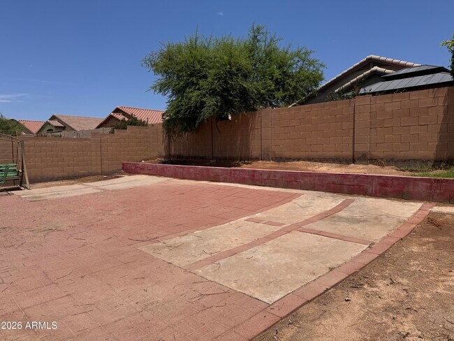 Building Photo - 25776 W Winslow Ave