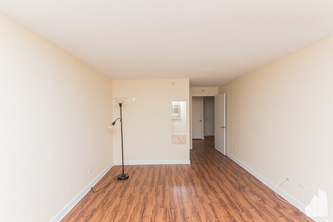 Building Photo - 545 N Dearborn St