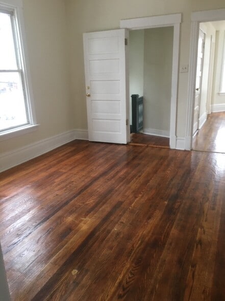 Living Room and Front Entrance - 6714 S Justine St