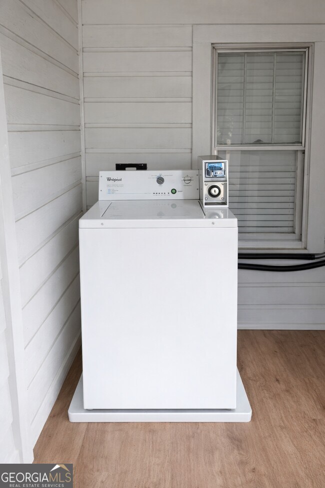 Building Photo - 1522 Central Ave