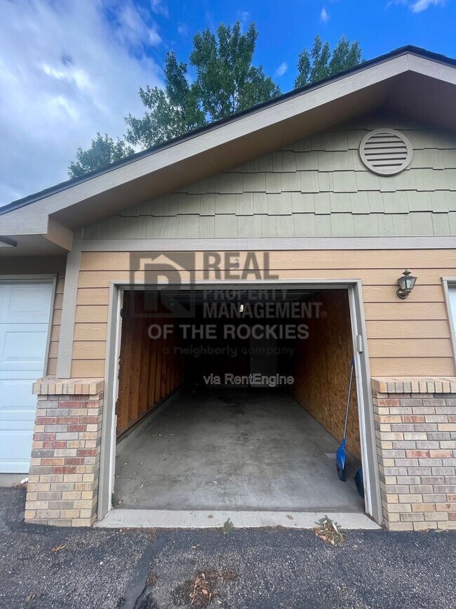 Building Photo - 2702 Rigden Pkwy