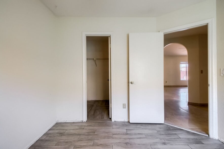 Building Photo - 18202 N 19th St