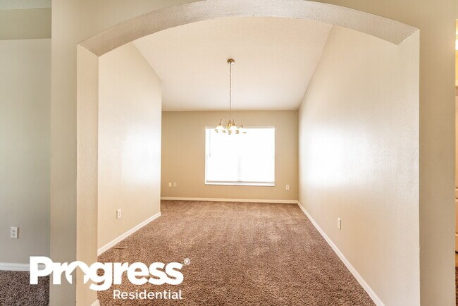 Building Photo - 10038 Creek Bluff Dr
