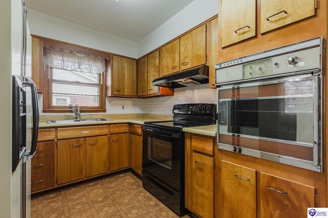 Building Photo - 509 N Mantle Ave