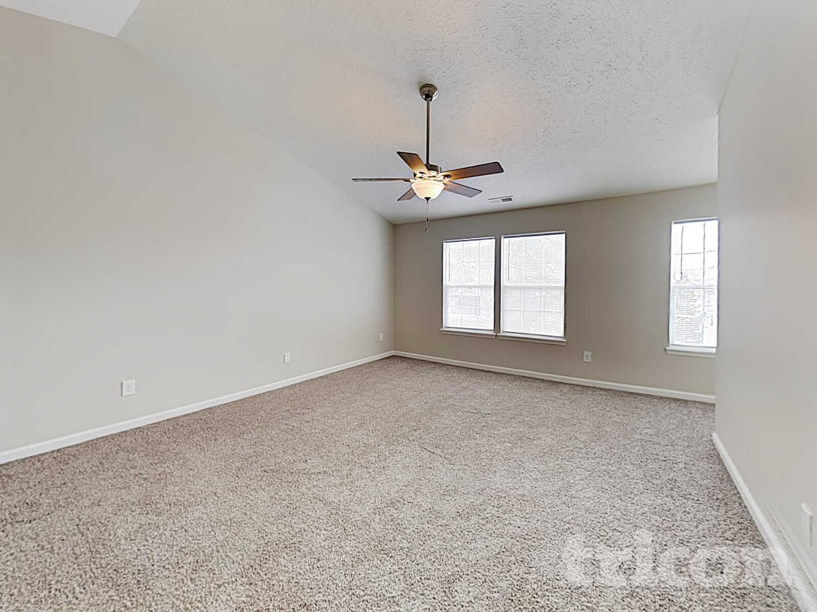 Building Photo - 10740 Snowdrop Way
