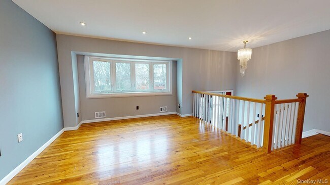 Building Photo - 511 Freeman Ave