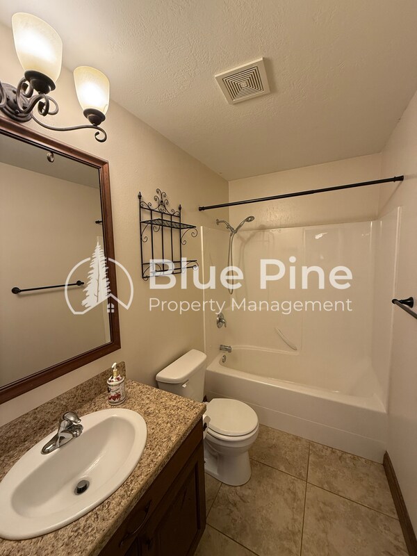Building Photo - 3834 E 446 N
