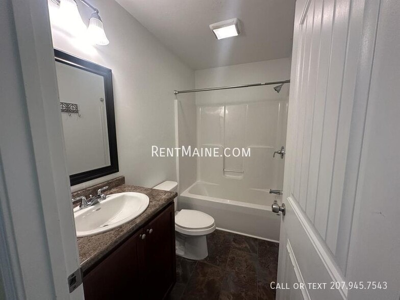 Building Photo - 31 Basketball Ct