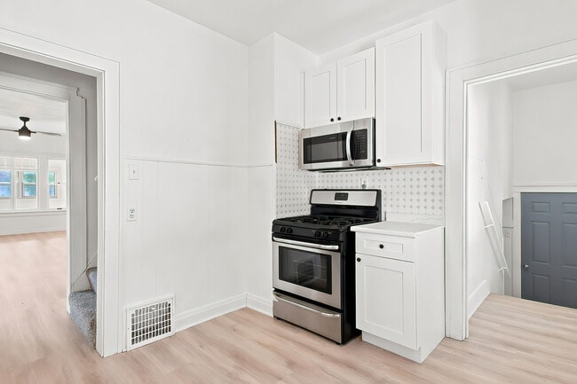 Building Photo - 6929 13th Ave