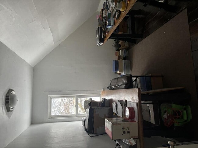 Building Photo - 168 E 16th St