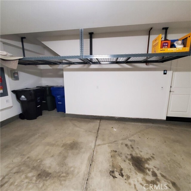 Building Photo - 944 N Divino Privado