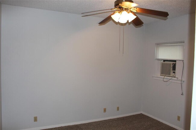 Building Photo - 2110 Rio Grande St