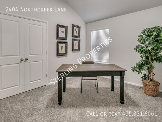 Building Photo - 2404 Northcreek Ln