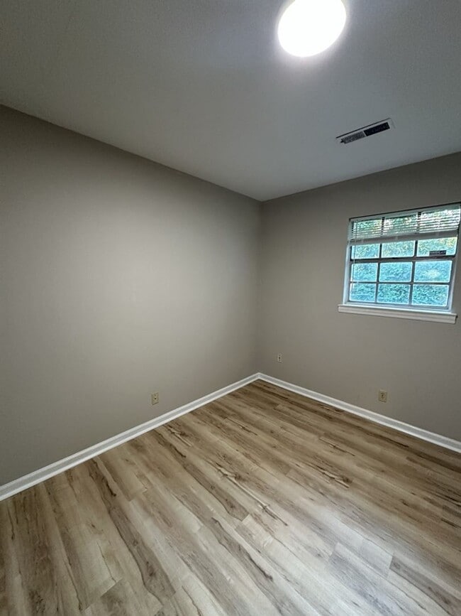 Building Photo - 4203 Davis Ln