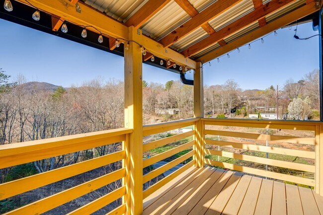 Building Photo - Newly-Built & Energy-Star Certified 3-Bedroom in Swannanoa