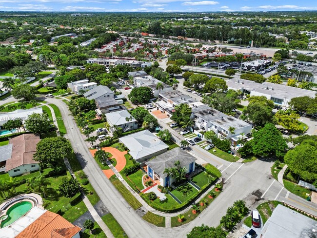 Building Photo - 9100 SW 95th Ave