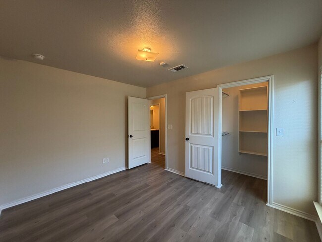 Building Photo - 3/2 in Frenship ISD, available MAY!!!
