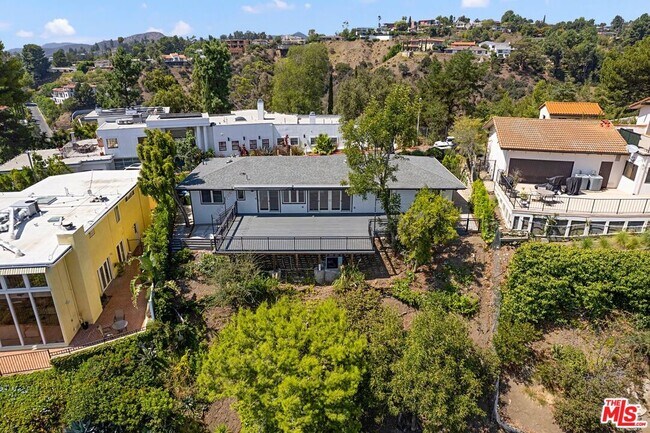 Building Photo - 1256 Stradella Rd