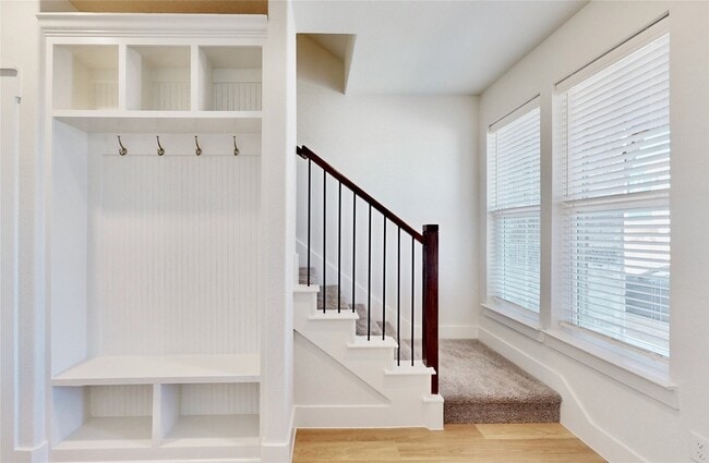 Building Photo - 801 Concan Dr