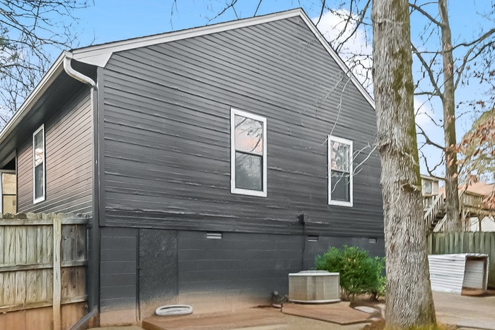 Building Photo - 108 Pin Oak Cove