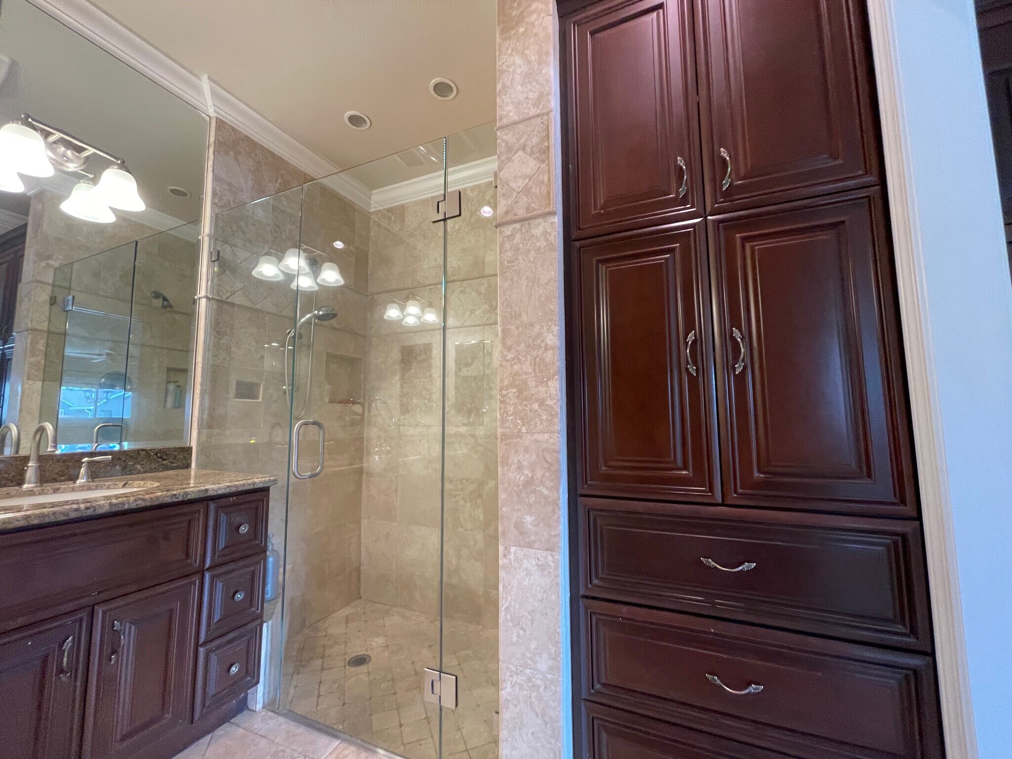 Extra built in cabinets - 14901 Nelson Way