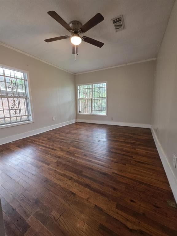 Building Photo - 6109 Saxon Dr