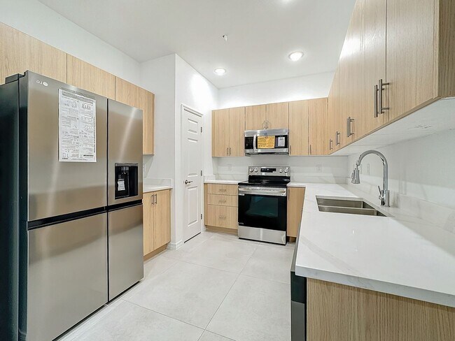 Building Photo - Townhouse For Lease in Saint Cloud