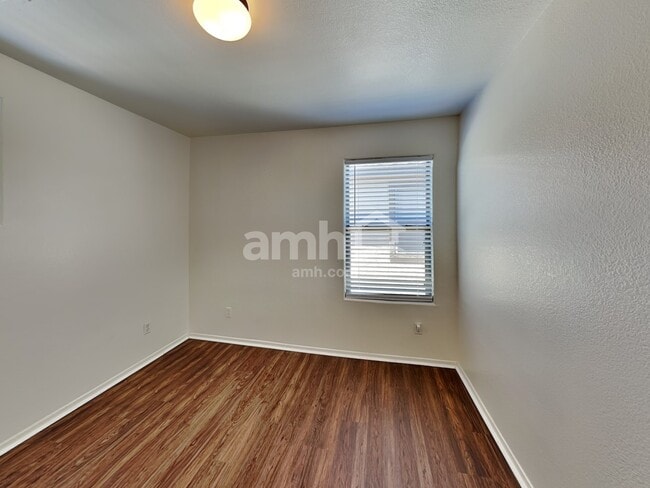 Building Photo - 8561 N 63rd Dr