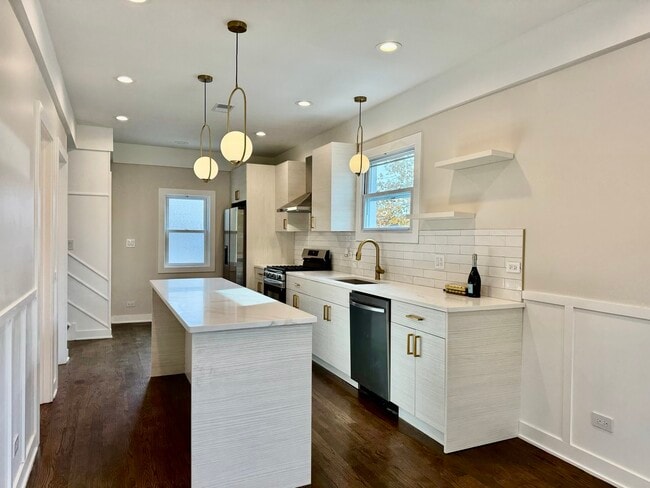 Building Photo - 3135 S 53rd Ave