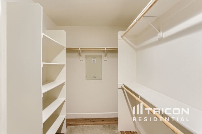 Building Photo - 10630 SW London Ln