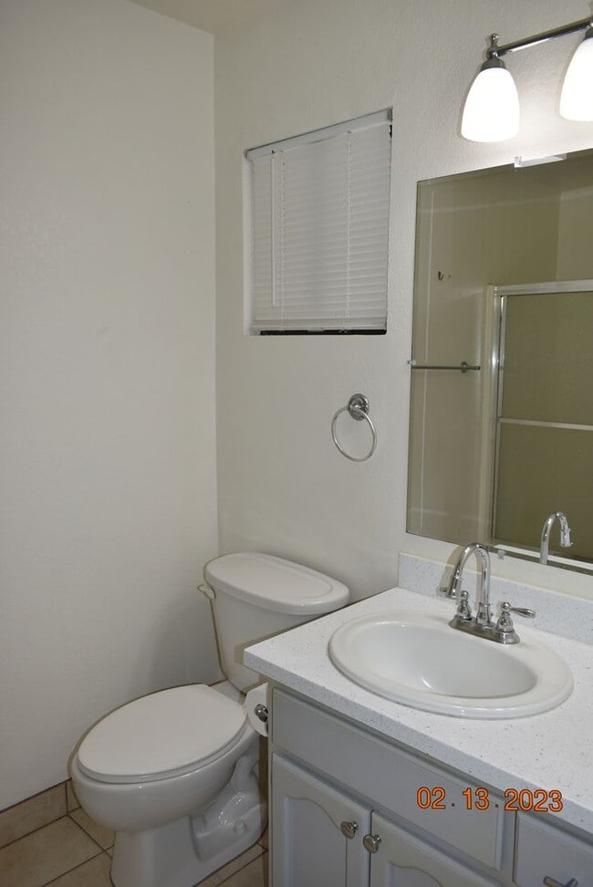 Building Photo - Cozy 3 bed 2 bath