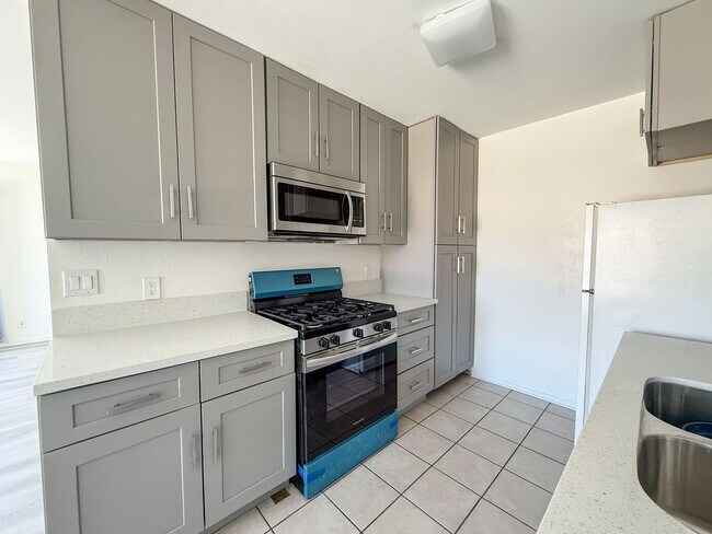 Building Photo - 5839 Bagley Ave