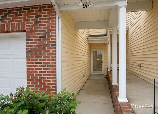 Building Photo - 914 Hadel Pl
