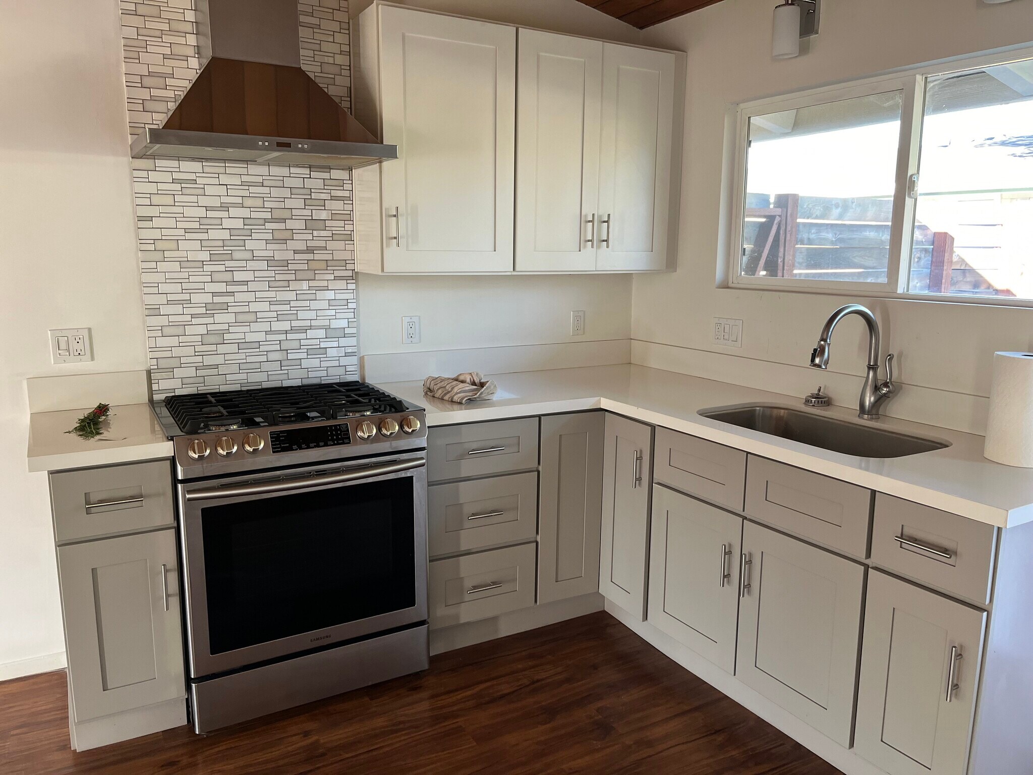 Building Photo - 21621 DuPont St