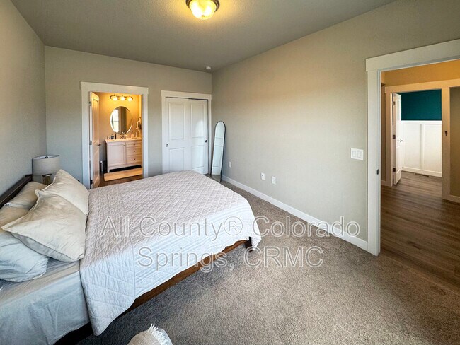 Building Photo - 6755 Carriage Meadows Dr